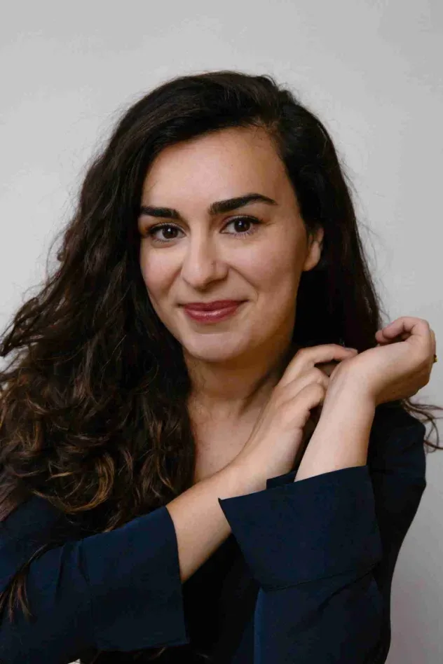 Gonca Karasu için kapak görseli
