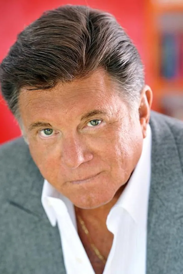 صورة Larry Manetti