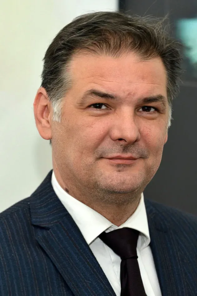 Mirvad Kurić için kapak görseli