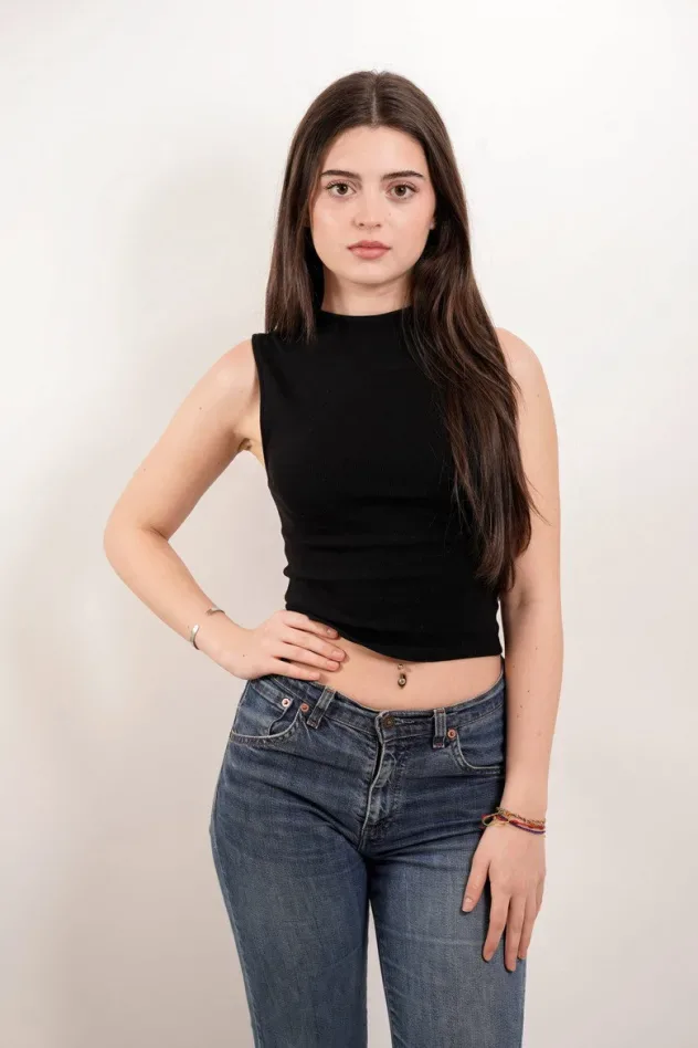 Imagen de portada para Adriana Hormigos