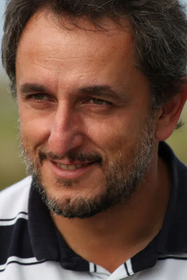 Imagen de portada para Javier Tolosa