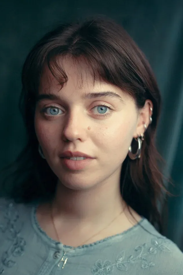 Обложка для Holly Demaine