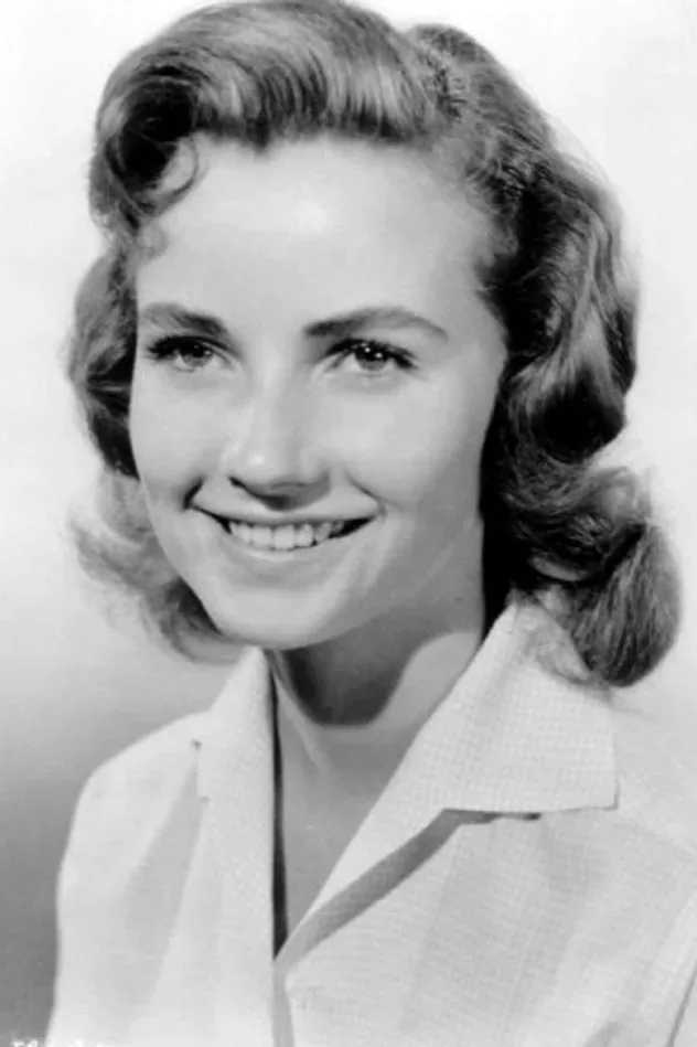 Обложка для Sandra Knight