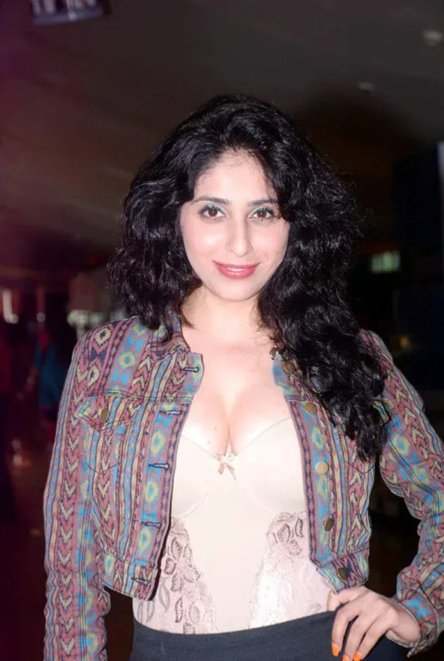 Обложка для Neha Bhasin