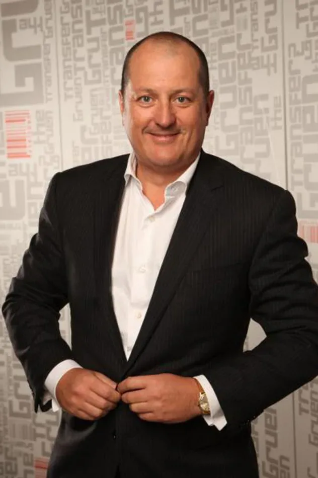 صورة الغلاف لـ Russel Howcroft