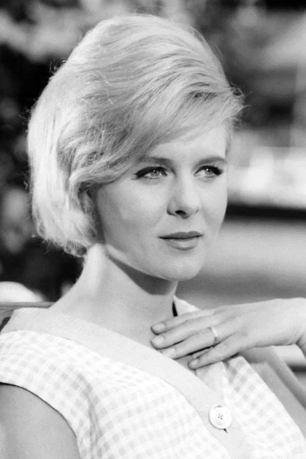 صورة الغلاف لـ June Ritchie