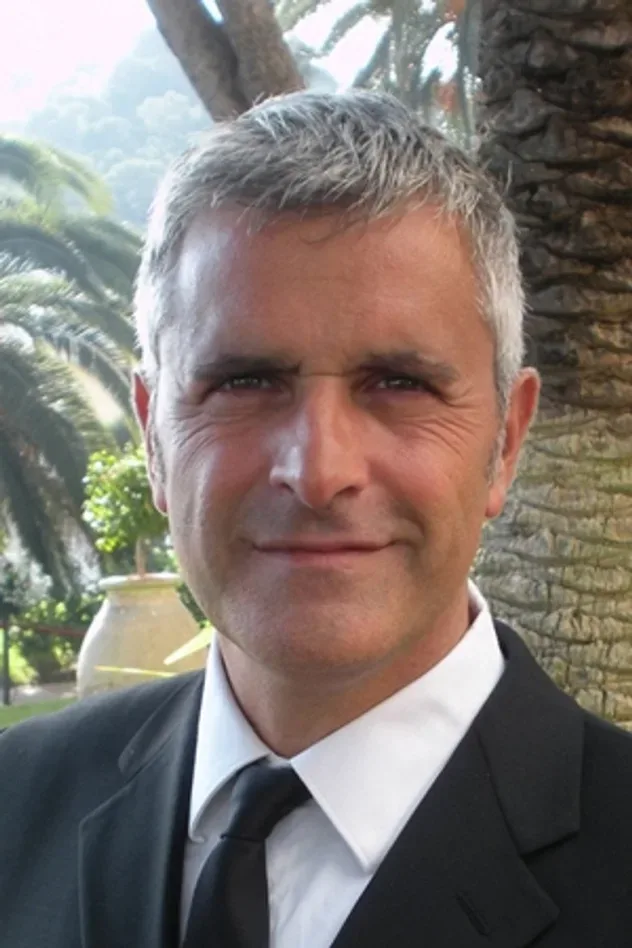 Enrico Lucci için kapak görseli