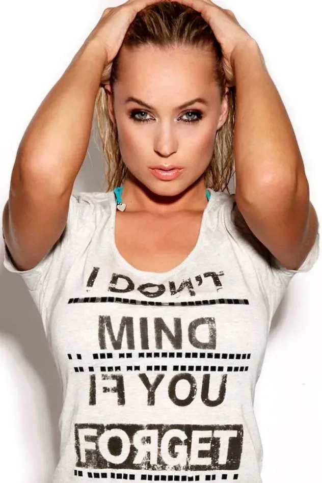 صورة الغلاف لـ Pollyanna Woodward