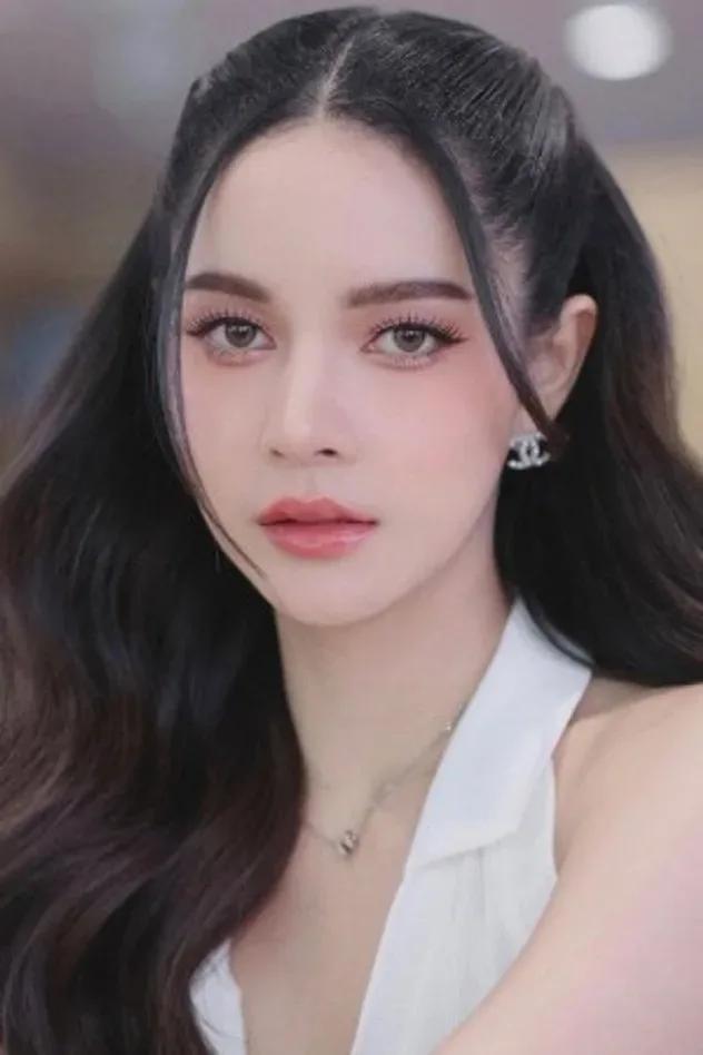 Cover image for ชมพูนุท พึ่งผล