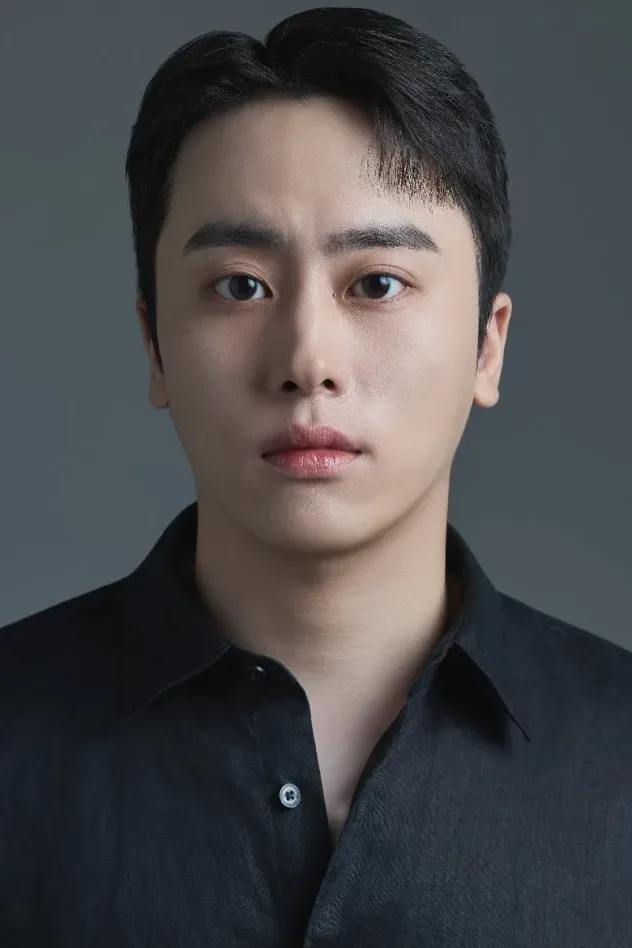 Обложка для Lee Young-jun