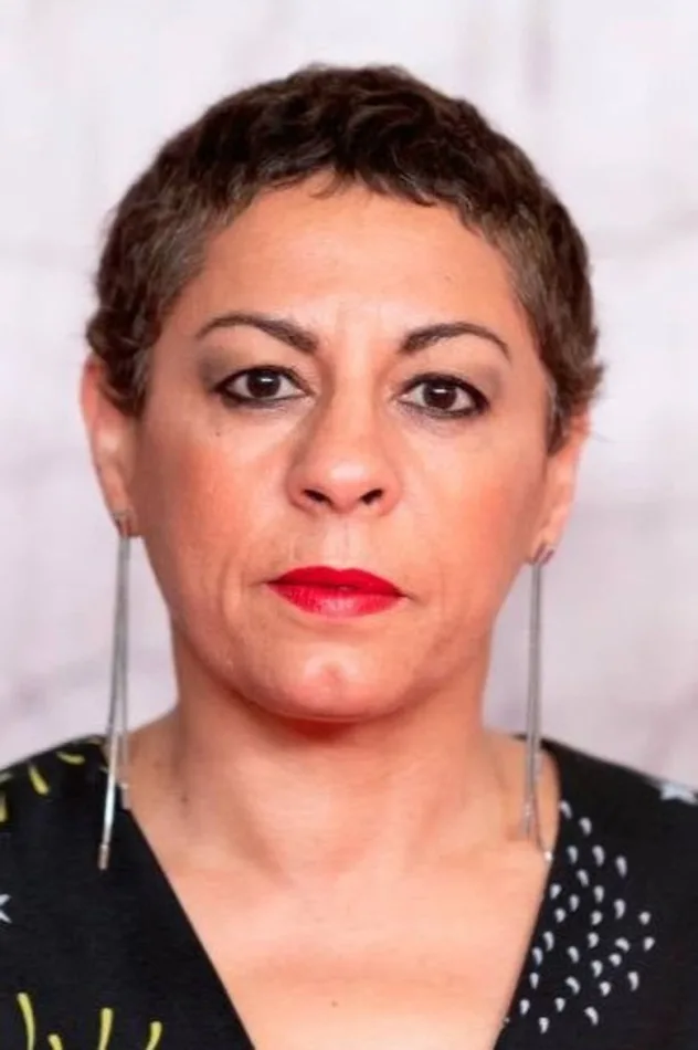 Cristina Medina için kapak görseli