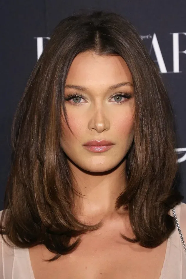 صورة الغلاف لـ Bella Hadid