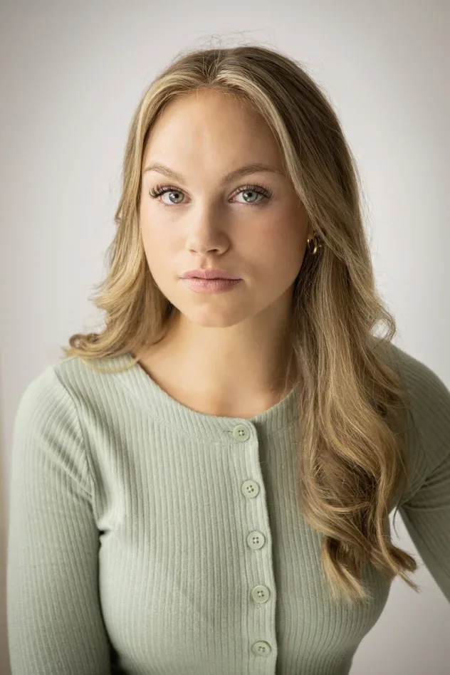 صورة الغلاف لـ Ashley Dingwell