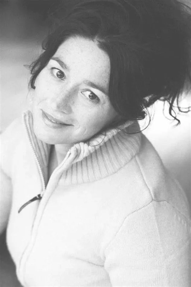 Imagen de portada para Emer McCourt