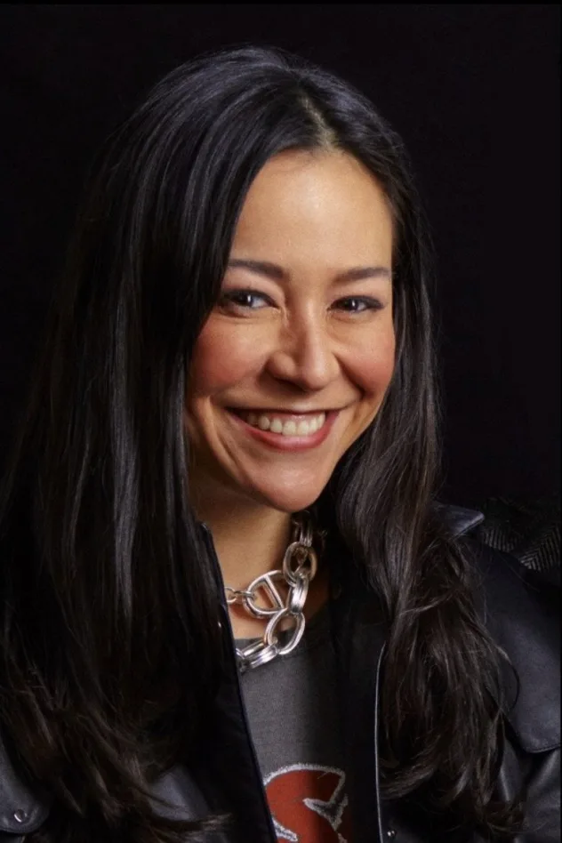 Elizabeth Chai Vasarhelyi için kapak görseli