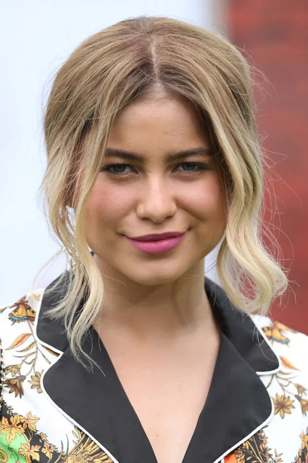 Sofia Reyes için kapak görseli