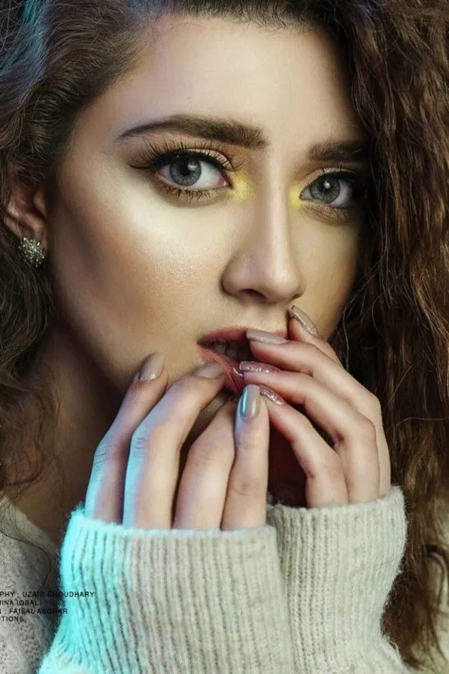Momina Iqbal için kapak görseli