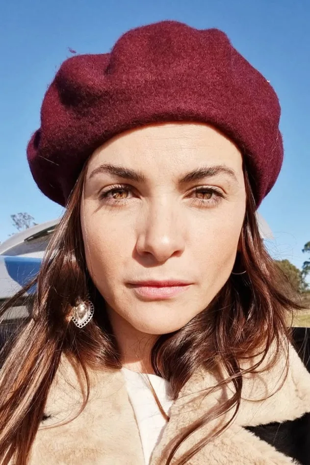 Luciana González Costa için kapak görseli