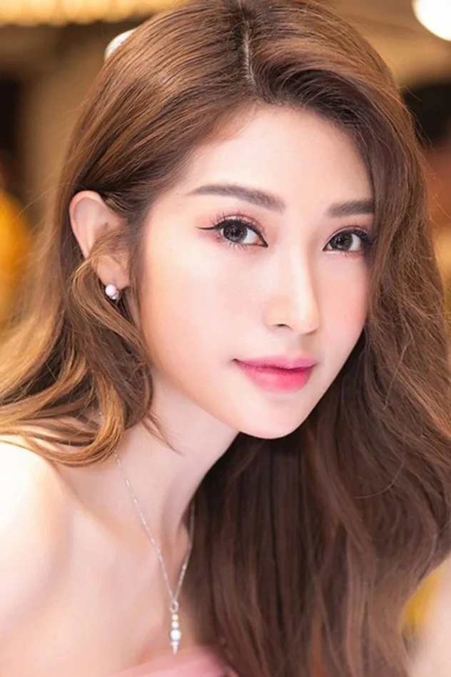 Khổng Tú Quỳnh için kapak görseli