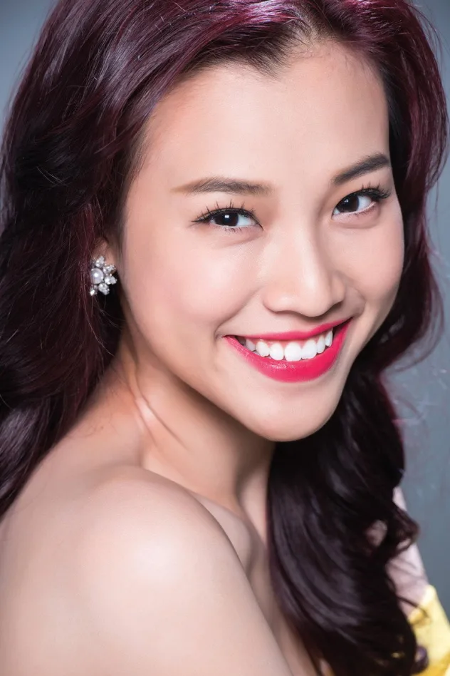 صورة الغلاف لـ Hoàng Oanh