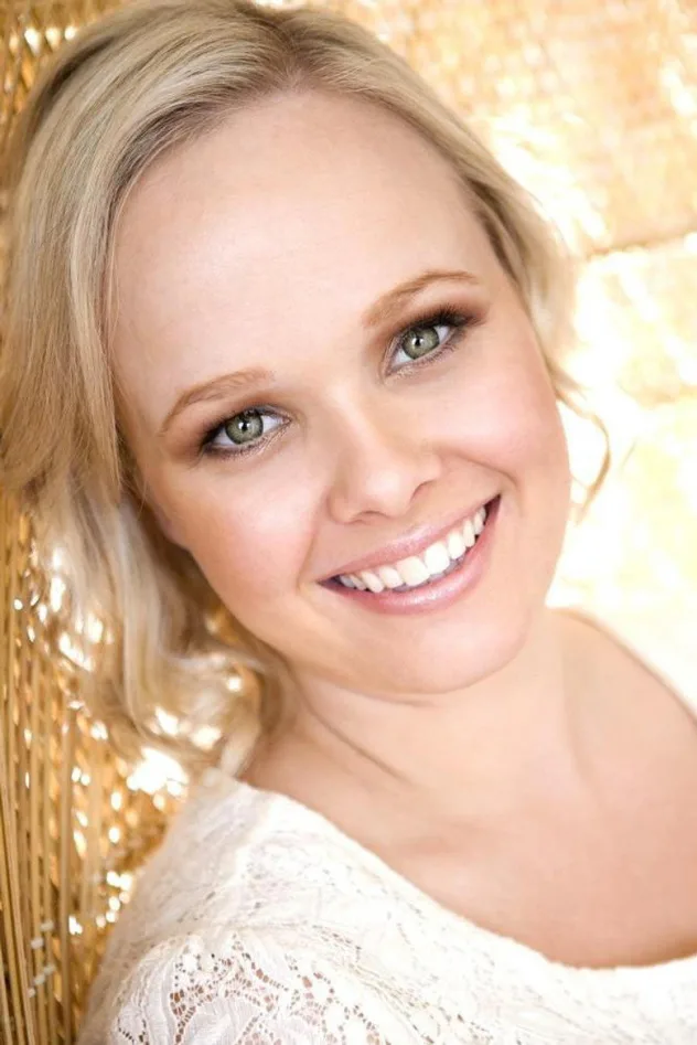 صورة الغلاف لـ Katie Robertson