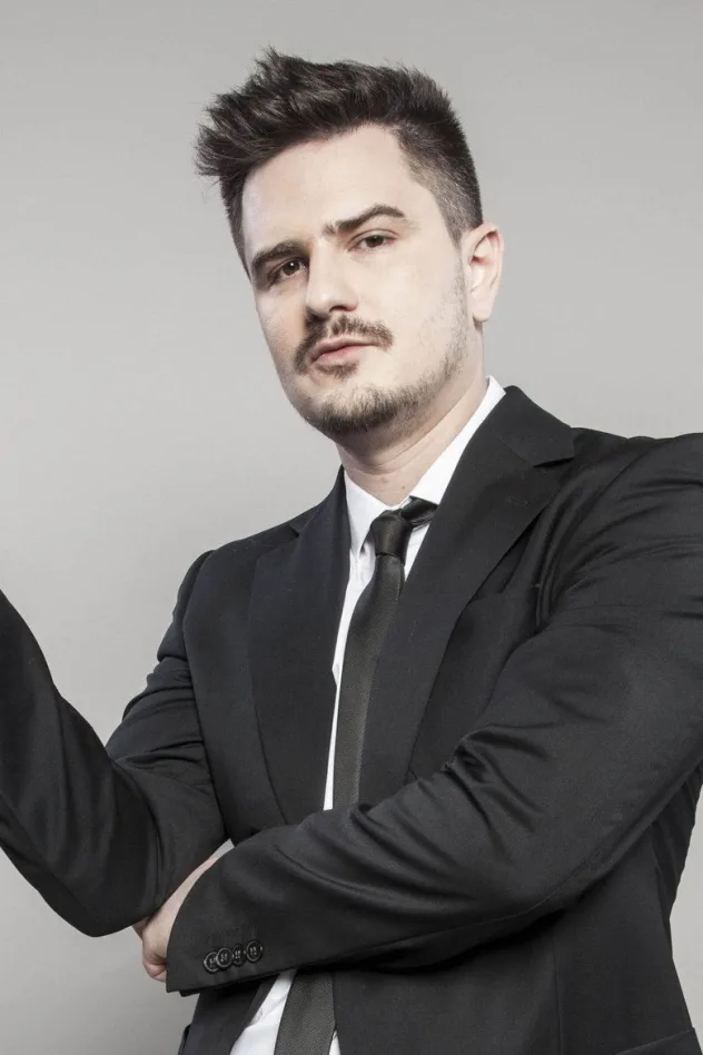 Szobácsi Gergő için kapak görseli