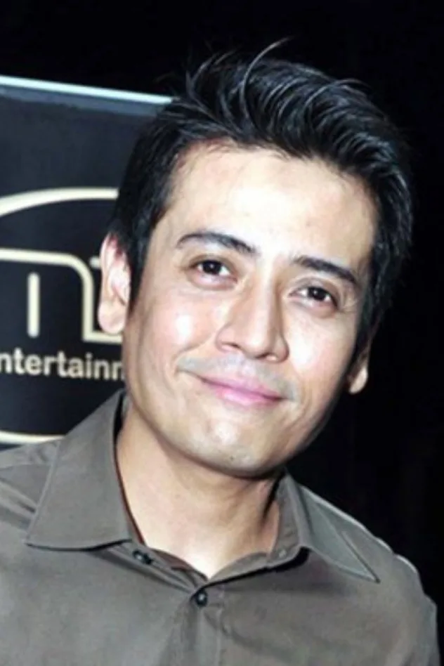 Cover image for Teuku Ryan