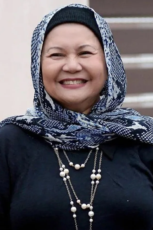 Raja Azmi için kapak görseli