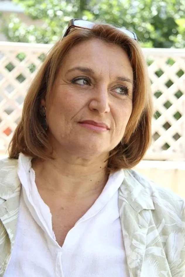 Liana Halkia için kapak görseli