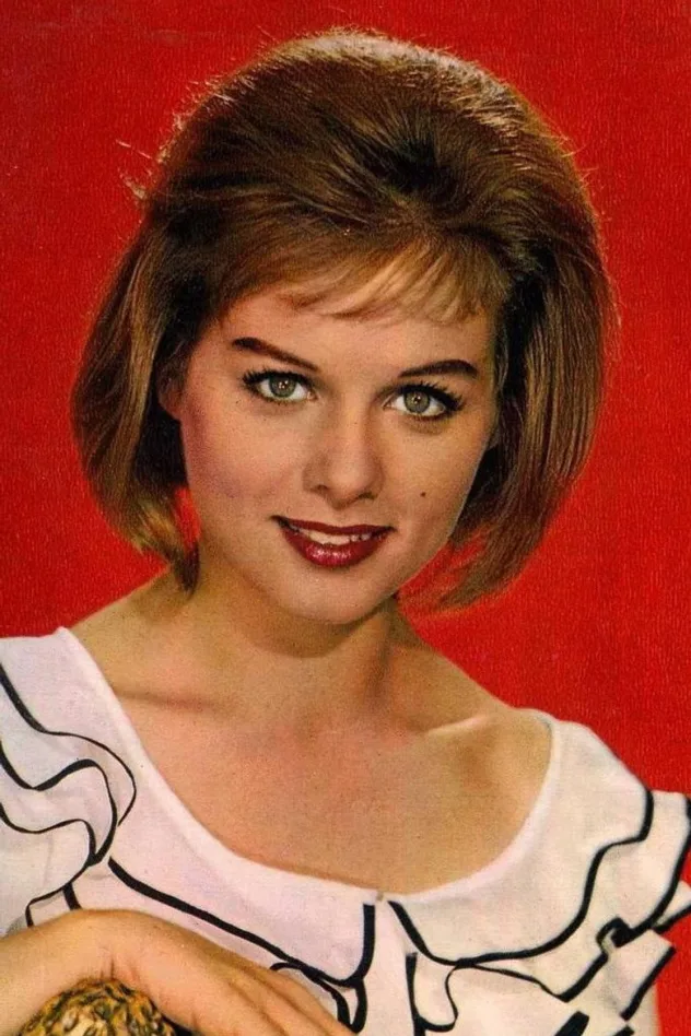 صورة الغلاف لـ Lucile Saint-Simon