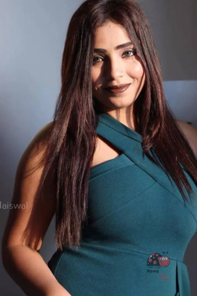 Обложка для Aayushi Jaiswal