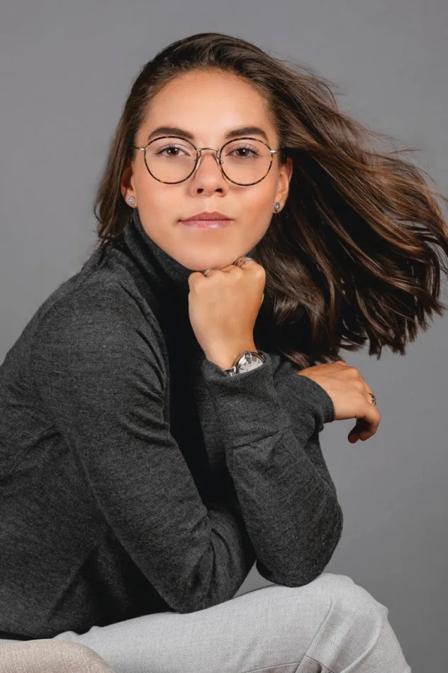 Cover image for Ceci Flores