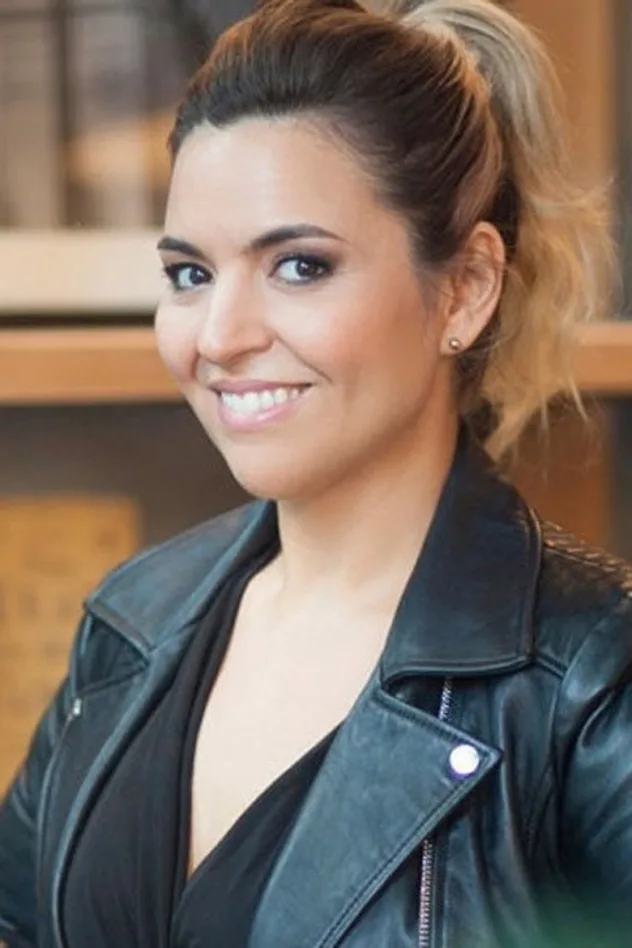 Carolina Aguirre için kapak görseli