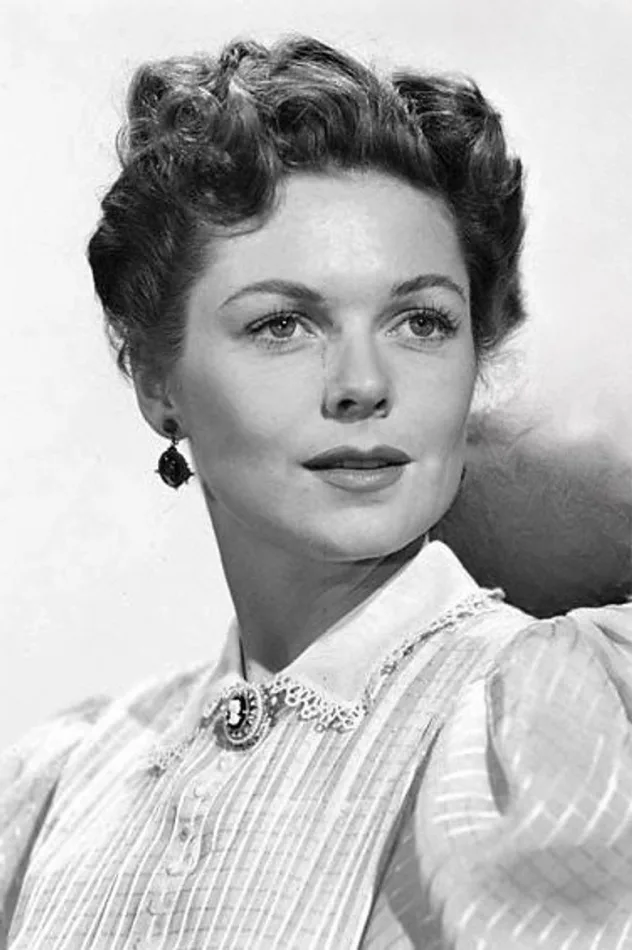 Обложка для Joyce Mackenzie