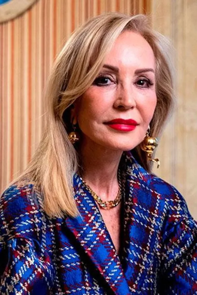 Обложка для Carmen Lomana