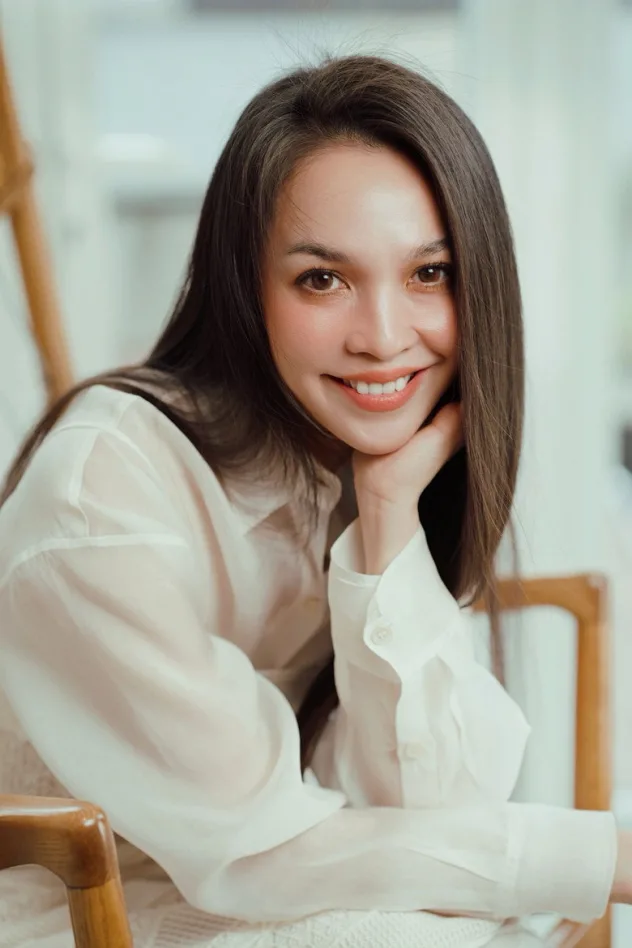 Cover image for Hiền Thục