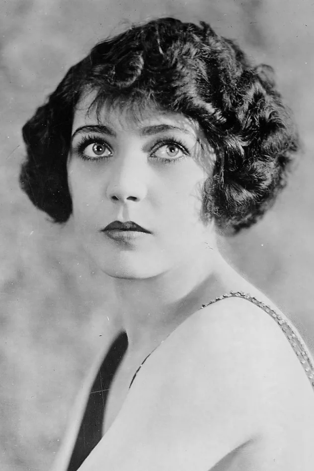 Renée Adorée photo
