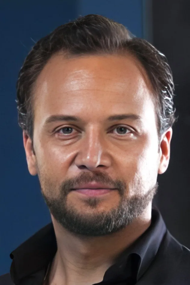 مكسيم خليل için kapak görseli