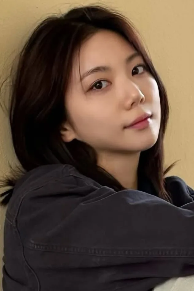 Lee Ka-eun için kapak görseli