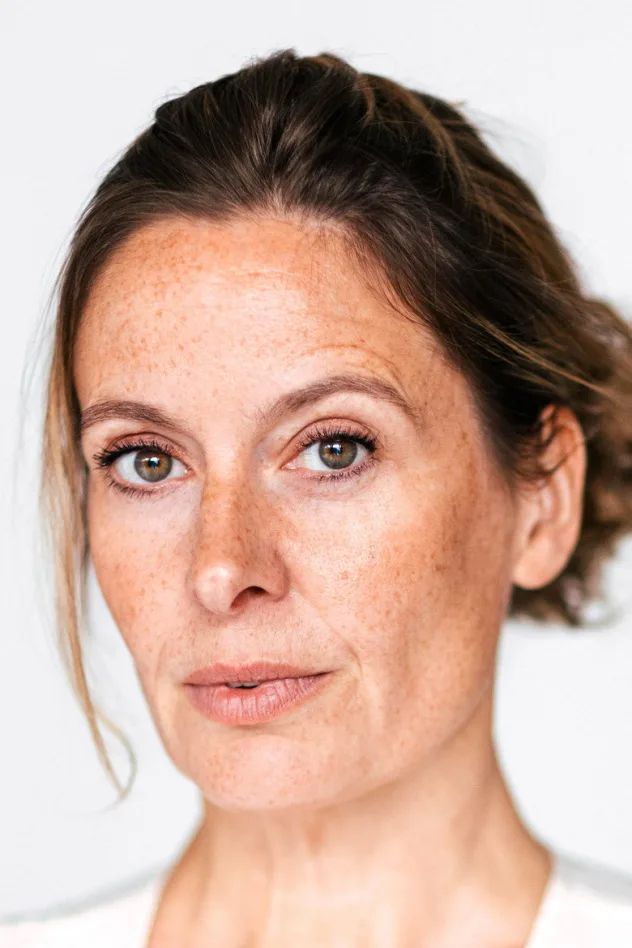 Sara Dögg Ásgeirsdóttir için kapak görseli