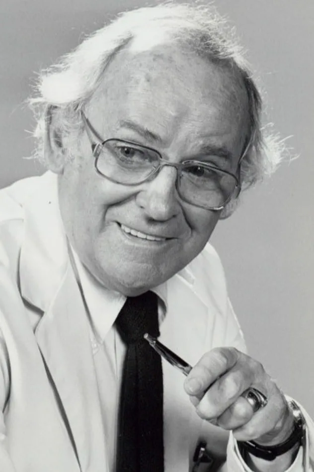 صورة Barnard Hughes