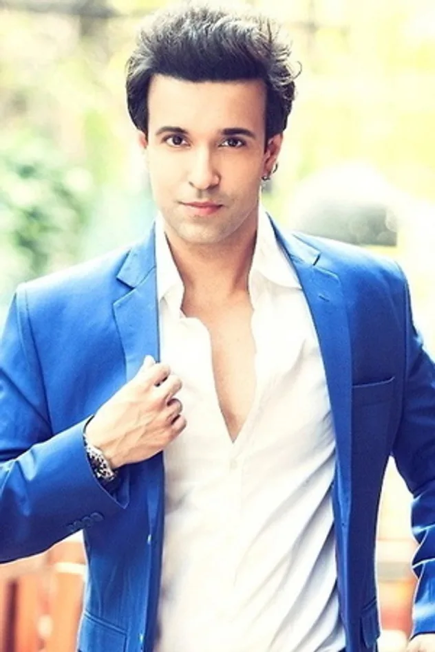 Aamir Ali fotoğrafı
