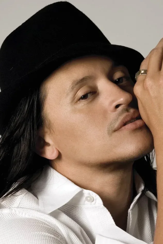 صورة الغلاف لـ Elvis Crespo