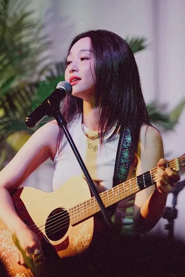 Cover image for Shin Yoo-mi