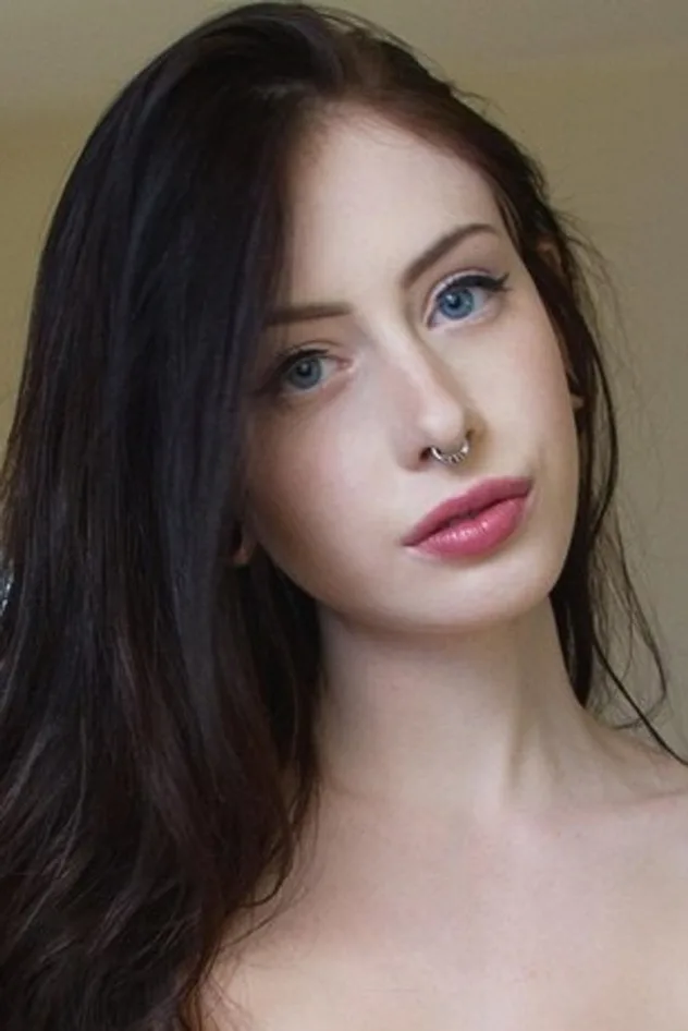 Обложка для Elise Laurenne