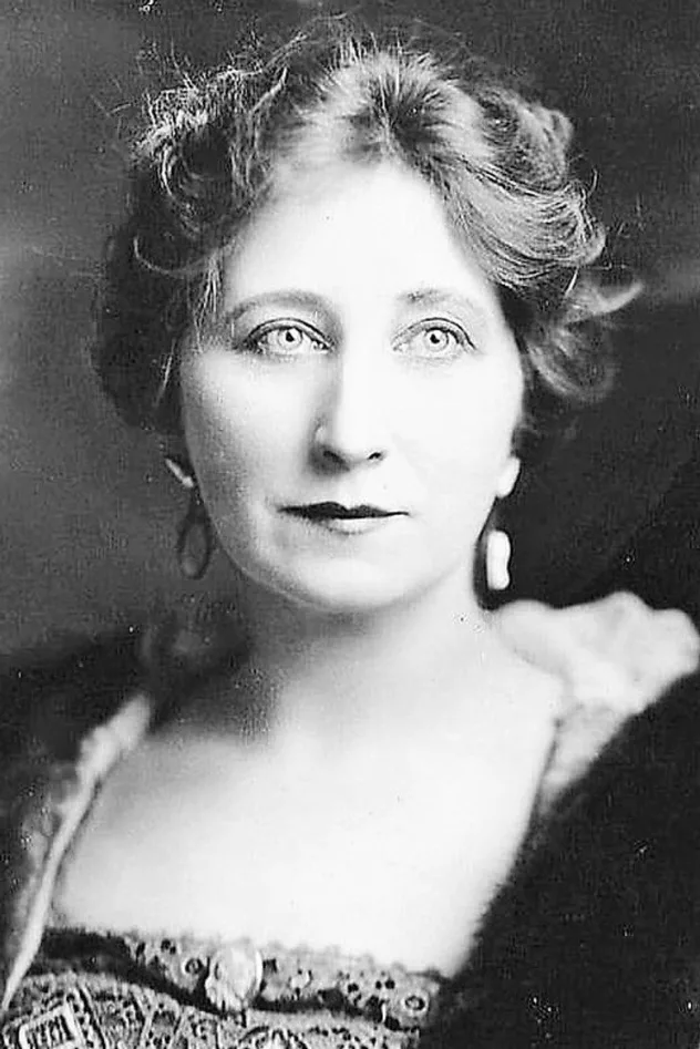 Imagen de portada para Vera Lewis