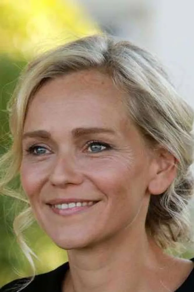 Обложка для Claire Borotra