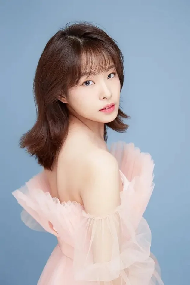 Cover image for 王薇