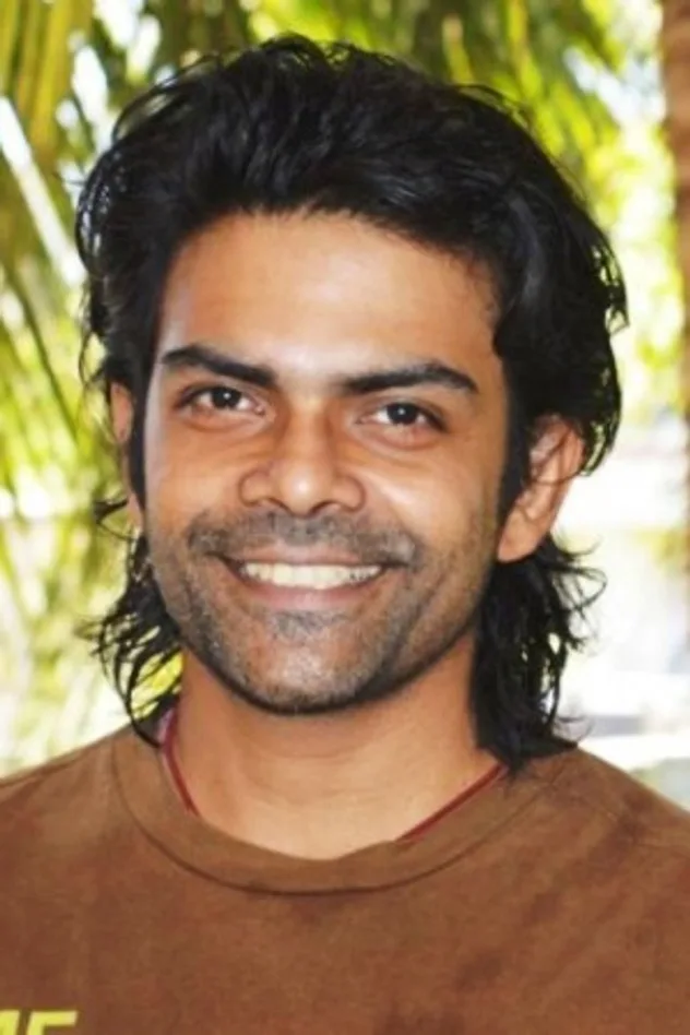 Cover image for Raaghav