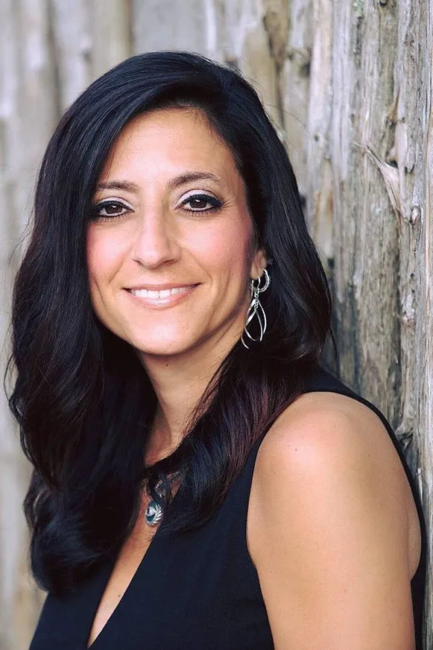 Shari DeBenedetti için kapak görseli
